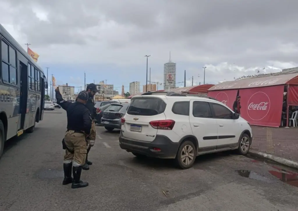 SMTT de Aracaju contabiliza 71 acidentes de trânsito em uma semana, com 12 vítimas e 83 denúncias de estacionamento irregular