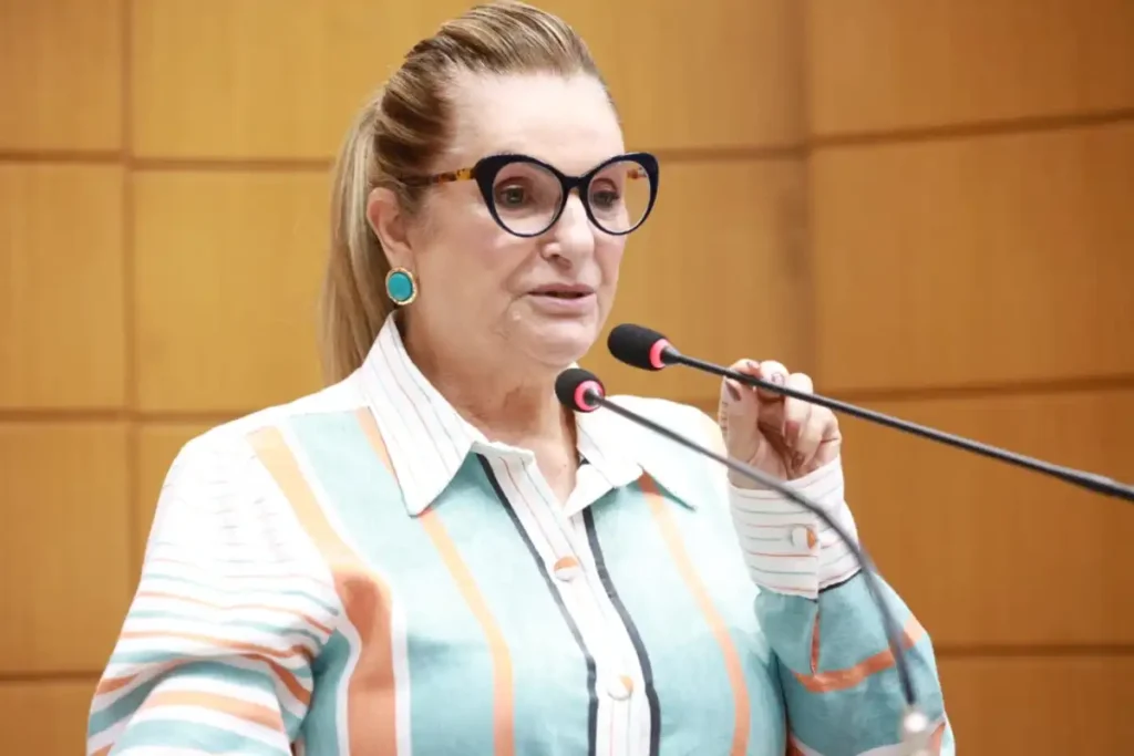 Áurea Ribeiro ressalta 67ª procissão de Nossa Senhora Divina Pastora na Alese
