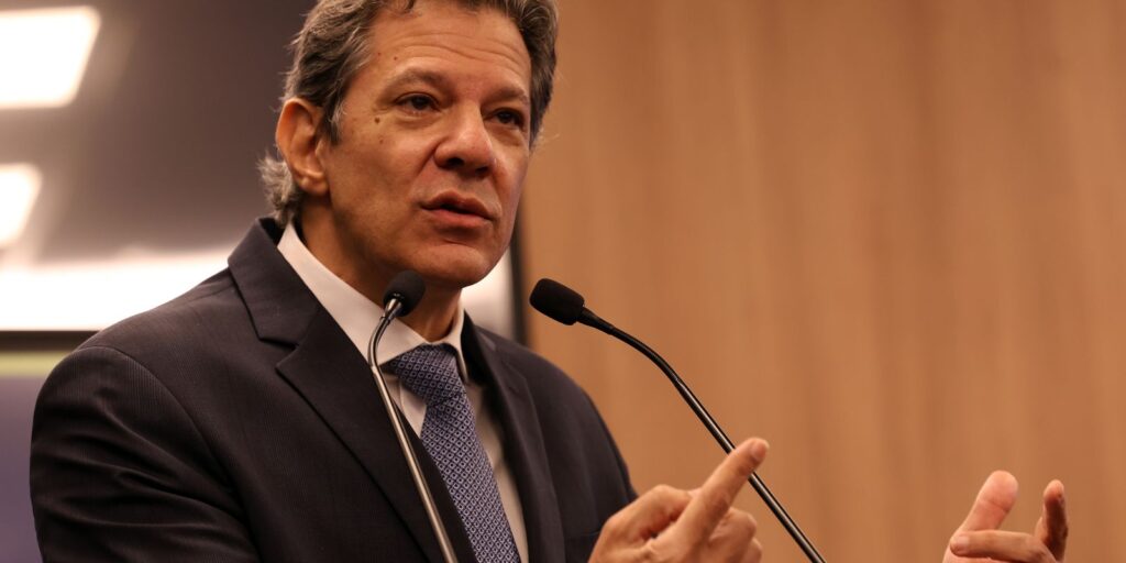 Governo divide pacote fiscal em dois projetos de lei após queda da MP do IOF