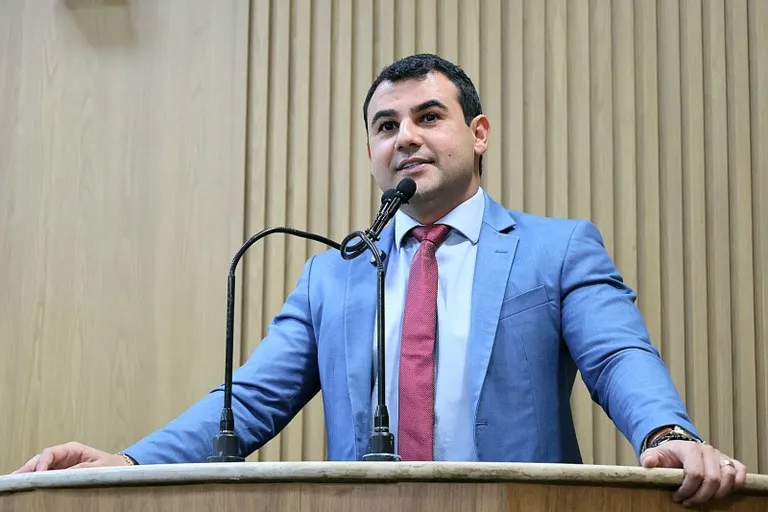 Suplente Marcel Azevedo encerra mandato de 90 dias e Rodrigo Fontes reassume vaga na Câmara de Aracaju