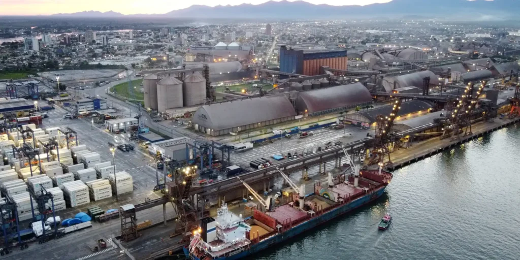 Consórcio Canal Galheta Dragagem assume concessão do canal de acesso ao Porto de Paranaguá