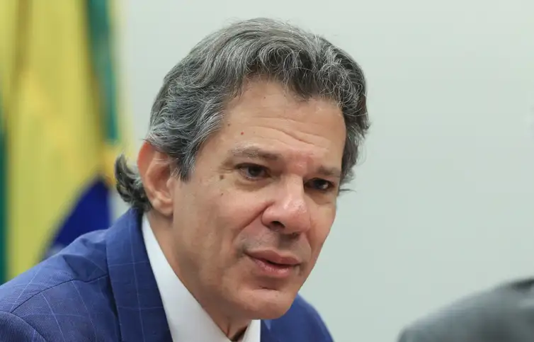 Haddad afirma preferir fama de gastador a rótulo de caloteiro ao criticar adiamento de precatórios