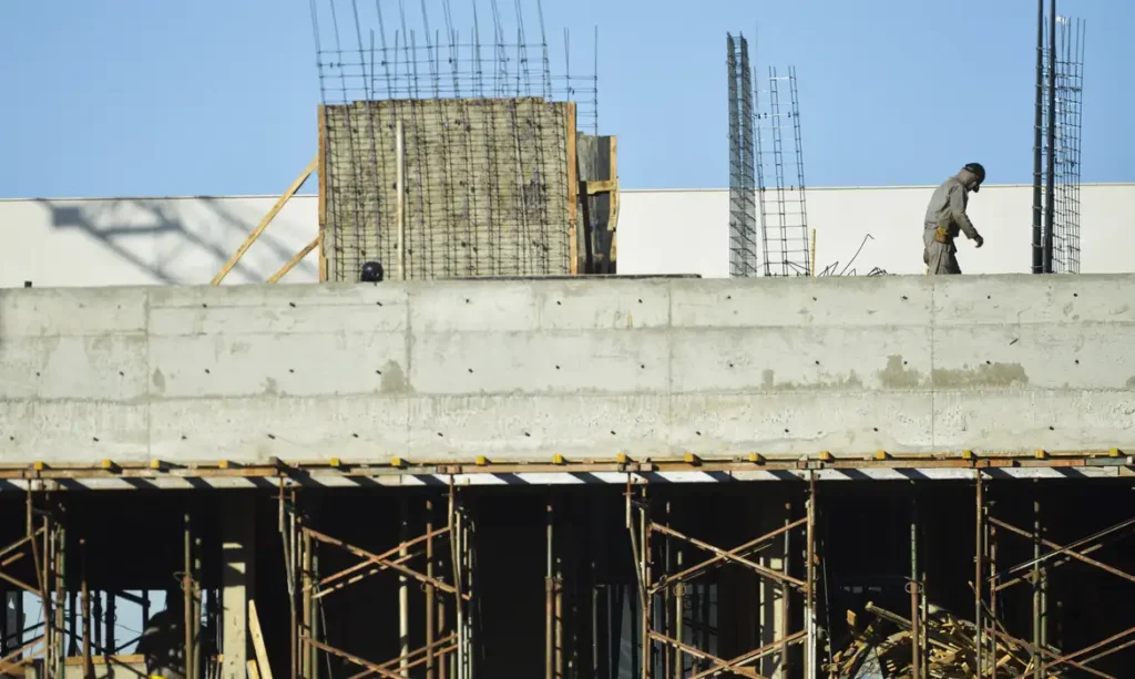TCU aponta irregularidades graves em 15 das 25 obras vistoriadas no Fiscobras 2025