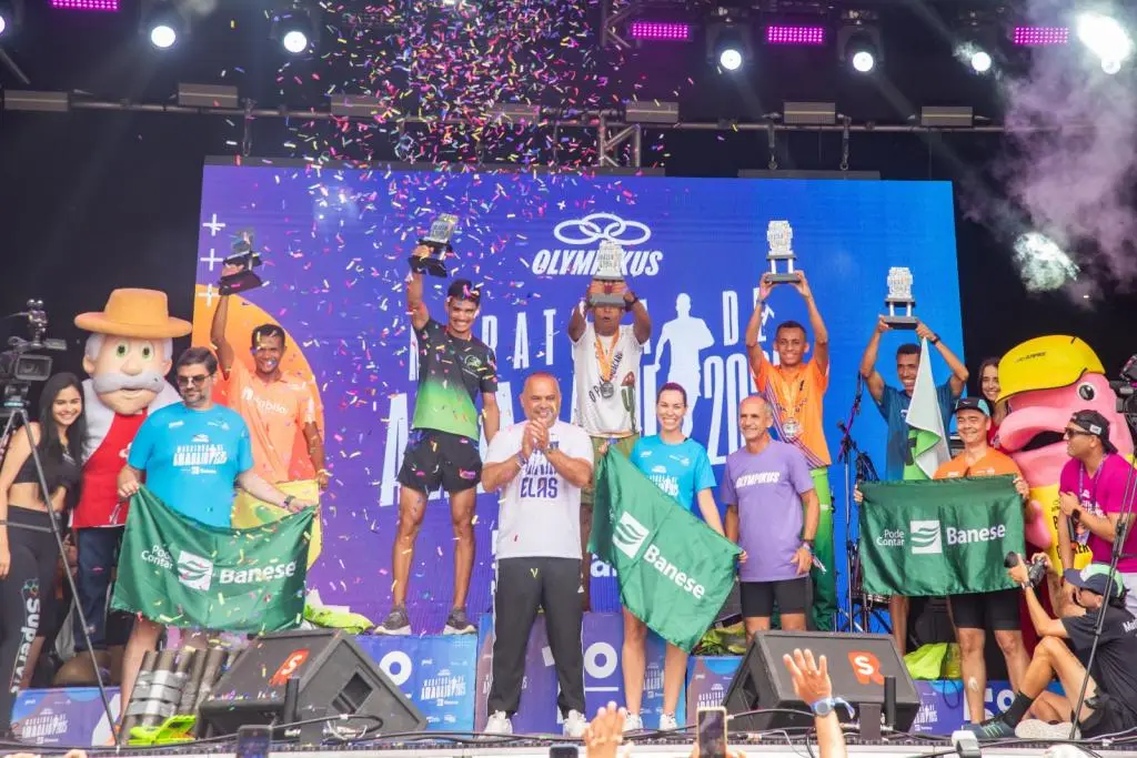João Marcos Santos cruza em primeiro a Maratona de Aracaju nos 42 km