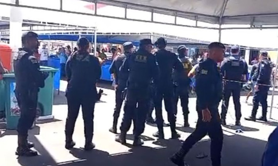 Briga entre ambulantes provoca tumulto na inauguração da Feira Livre do Centro em Aracaju