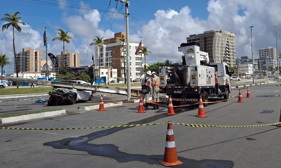 Simulado testa ação conjunta após queda de árvore sobre rede elétrica em Aracaju