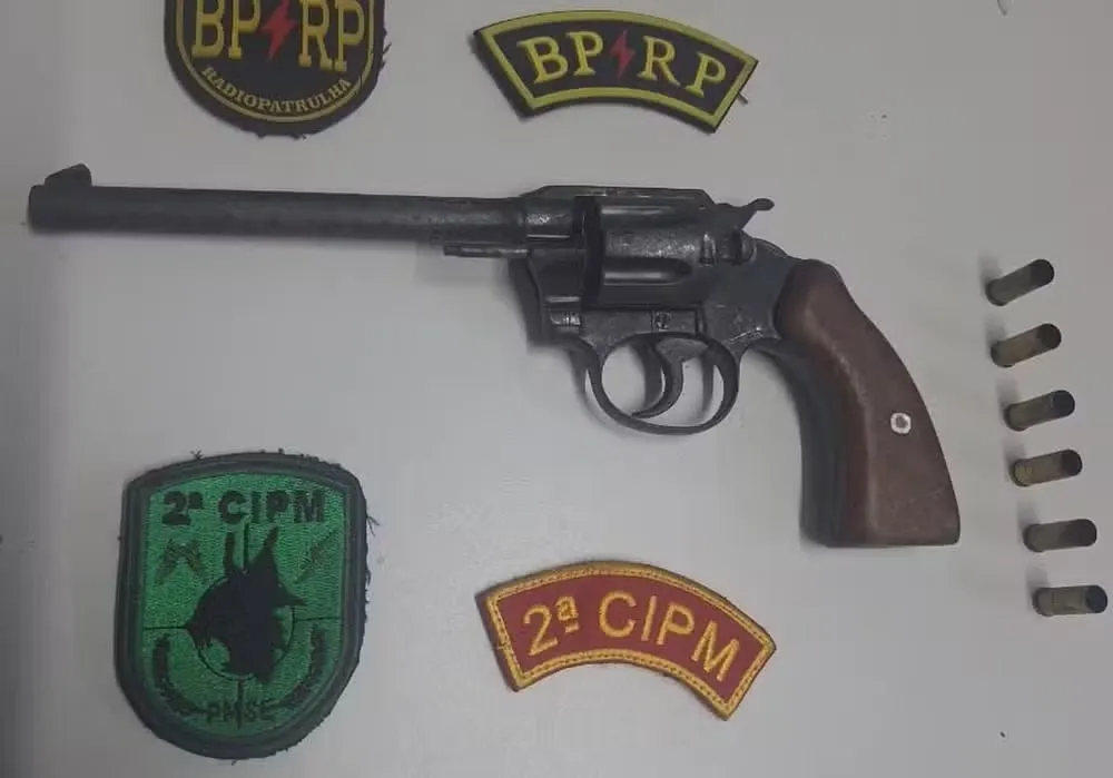 Tiroteio na Barra dos Coqueiros deixa adolescente morto e jovem ferido