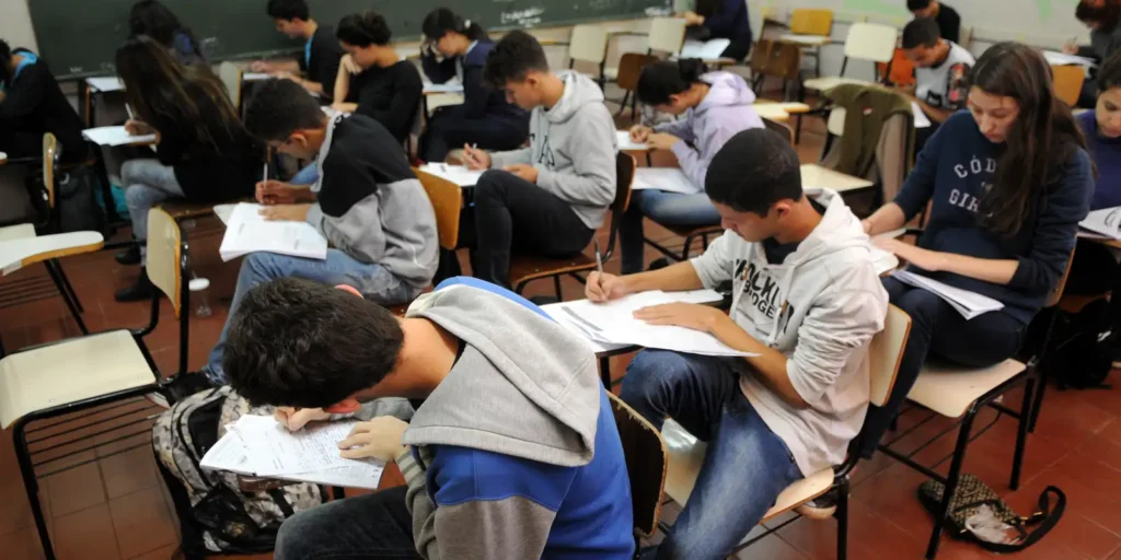 Inscrições para vagas remanescentes do Fies se encerram às 23h59 desta quinta-feira
