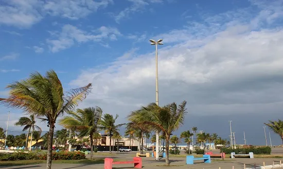Iluminação pública é dever das prefeituras, lembra Aneel