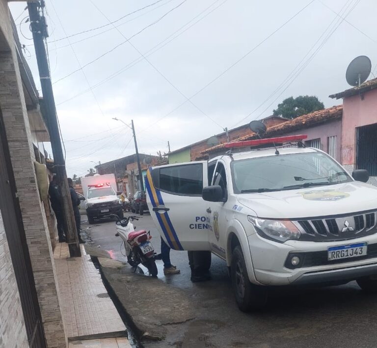 Criminosos invadem casa, matam mulher a tiros e ferem o marido e filha no município de Umbaúba