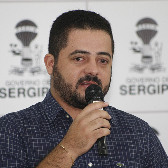 Alan de Agripino confirma saída do Podemos após Valmir assumir partido e avalia ida ao PSD ou União Brasil