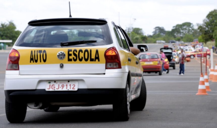 Lula autoriza fim da obrigatoriedade de autoescola para obter CNH