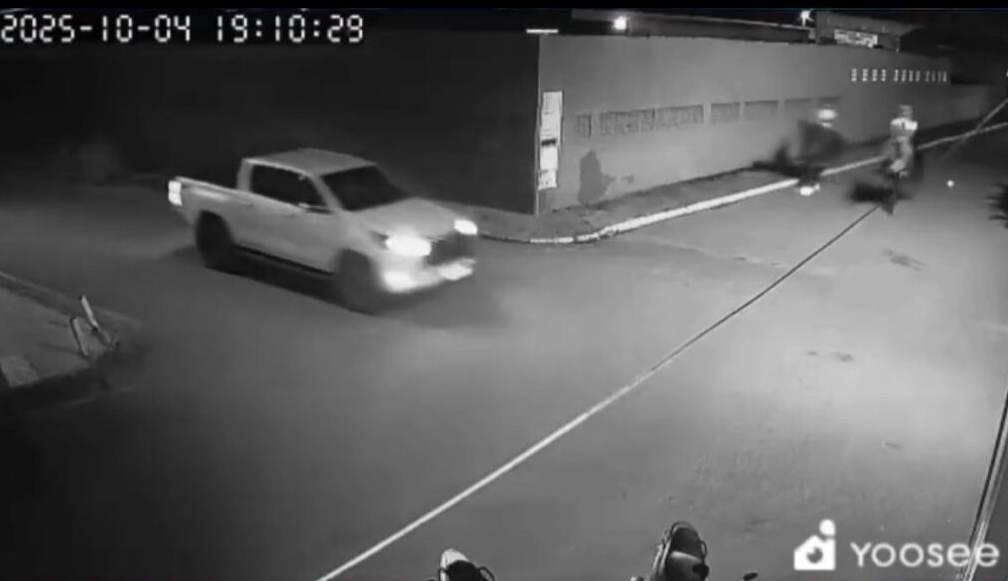 Câmera registra acidente impressionante entre carro e cavalo em Carira