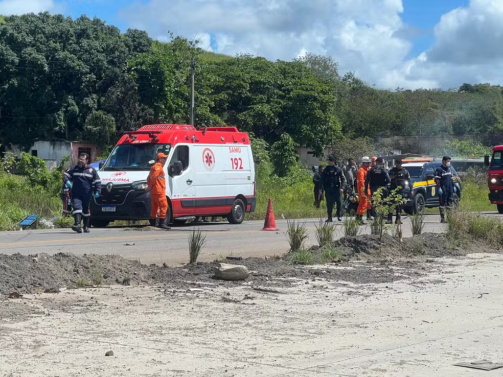 Tragédia na BR-101: Carro capota e cai em lago, matando casal de idosos entre Maruim e Japaratuba