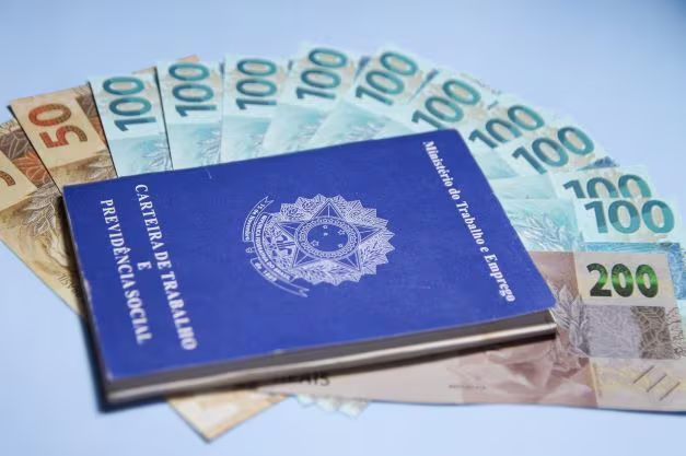 Novo Salário Mínimo de R$ 1.631 entra em vigor em 1º de janeiro de 2026