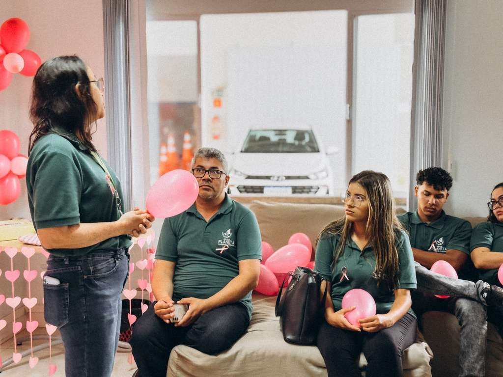 Planeta Limpo promove ação de conscientização no Outubro Rosa e reforça cuidado com seus colaboradores