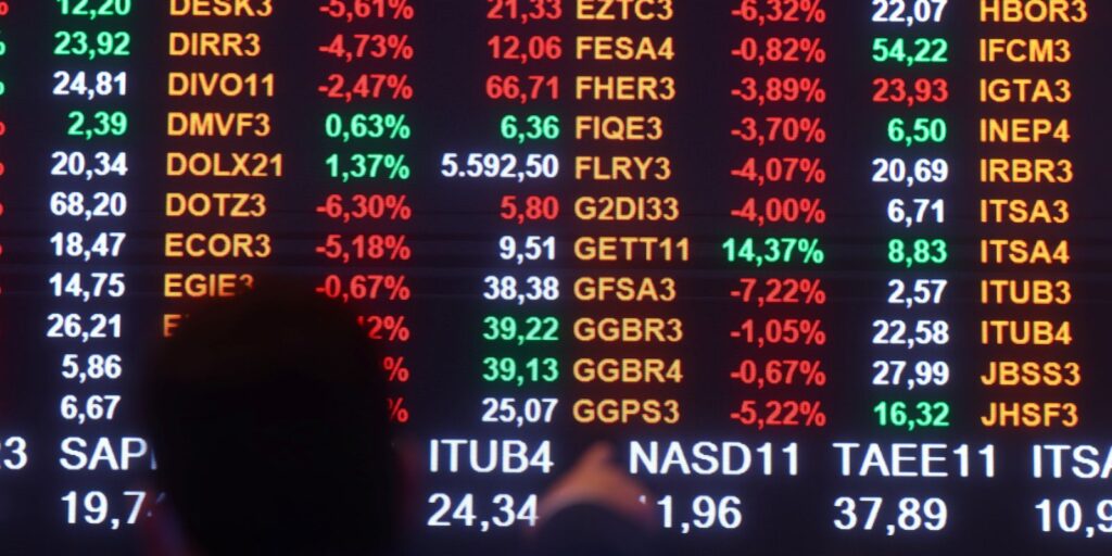 Bolsa fecha acima de 150 mil pontos pela primeira vez após nona alta seguida