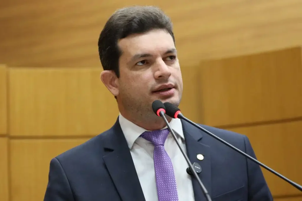 Deputado propõe lei para disciplinar recarga de veículos elétricos em condomínios de Sergipe