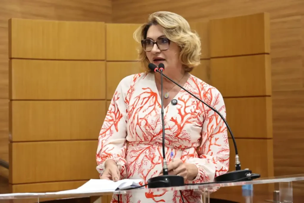 Linda Brasil pressiona senadores de Sergipe a barrar PDL que ameaça diretrizes de proteção a vítimas de abuso infantil
