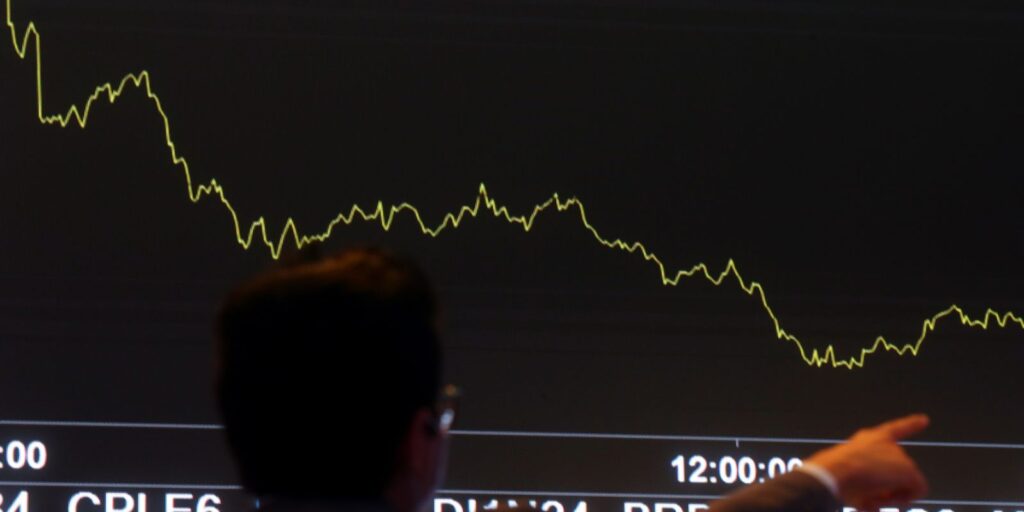Ibovespa renova máxima histórica e encerra sessão acima de 154 mil pontos