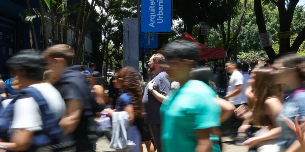 Abstenção atinge 27% no primeiro dia do Enem 2025
