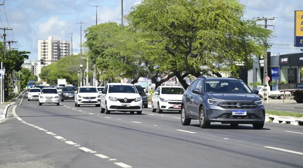 Prazo para licenciamento de veículos com placa final 0 termina em 28 de novembro em Sergipe