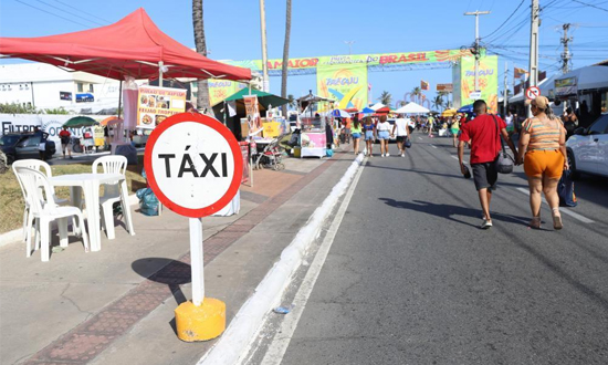 SMTT define pontos fixos para táxis e aplicativos no Pré-Caju em Aracaju