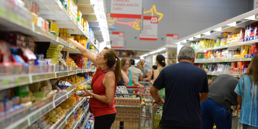 Abras vê novo decreto do vale-alimentação como ação contra inflação