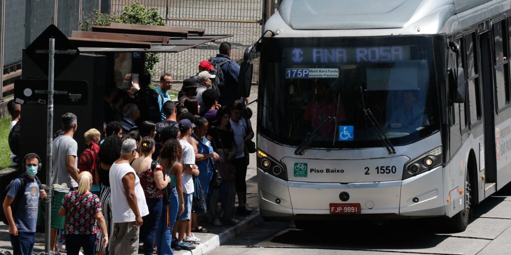 Serviços avançam 0,6% em setembro e emendam oito meses de crescimento, aponta IBGE