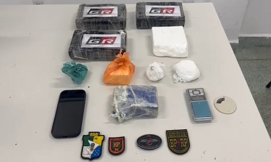 Radiopatrulha apreende 4,2 kg de cocaína e 330 g de maconha em Socorro