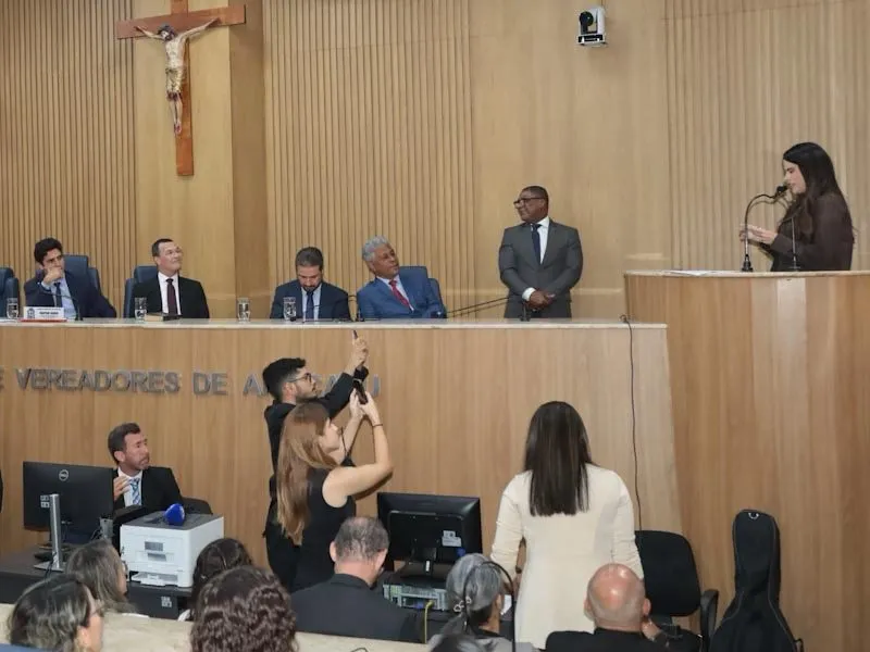 Yandra Moura ressalta ação social da Igreja do Evangelho Quadrangular em sessão pelos 74 anos da instituição