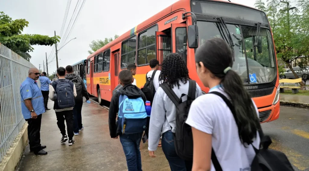Governo de Sergipe disponibiliza 402 veículos para o segundo dia do Enem 2025