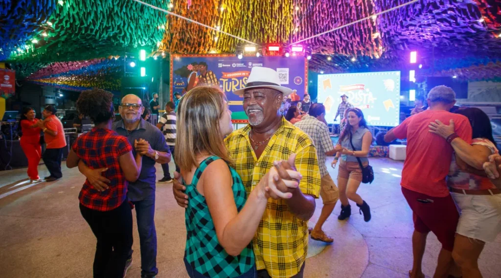 Segundona do Turista leva forró e quadrilha à Rua São João nesta segunda-feira, 17