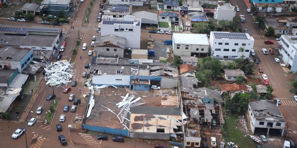 União libera R$ 25 milhões e amplia serviços após tornado em Rio Bonito do Iguaçu (PR)