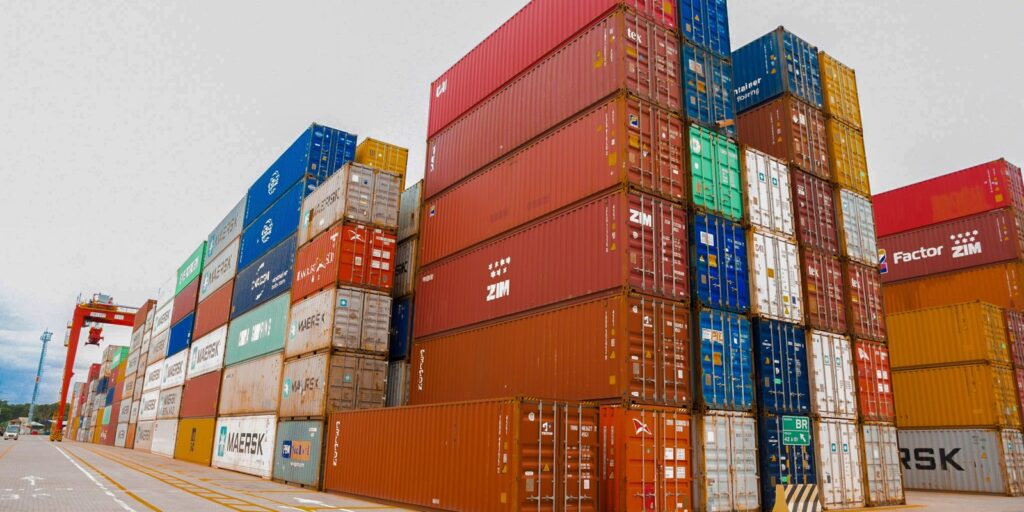 CMN oficializa ampliação de crédito a exportadoras e seus fornecedores afetados por tarifas dos EUA