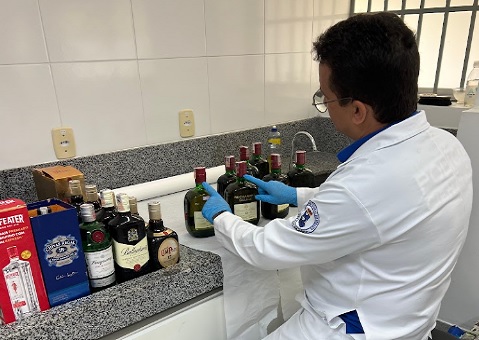Perícia aponta adulteração em 200 garrafas de bebidas apreendidas em Nossa Senhora do Socorro