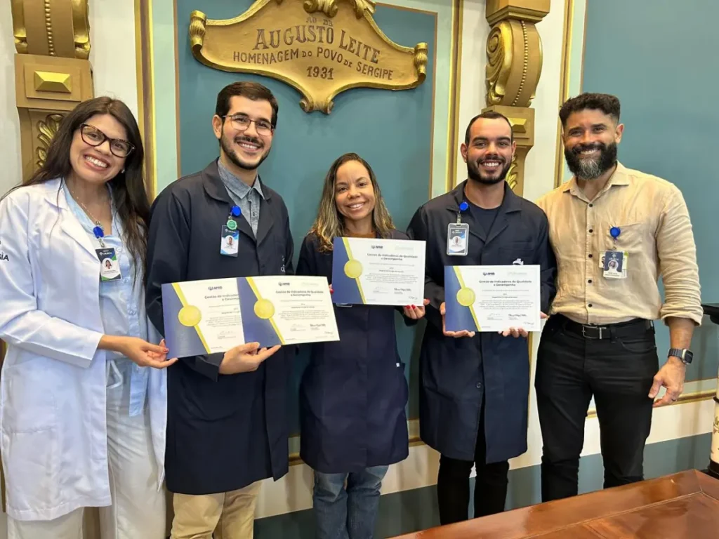 Hospital de Cirurgia recebe certificado nacional de qualidade para suas UTIs