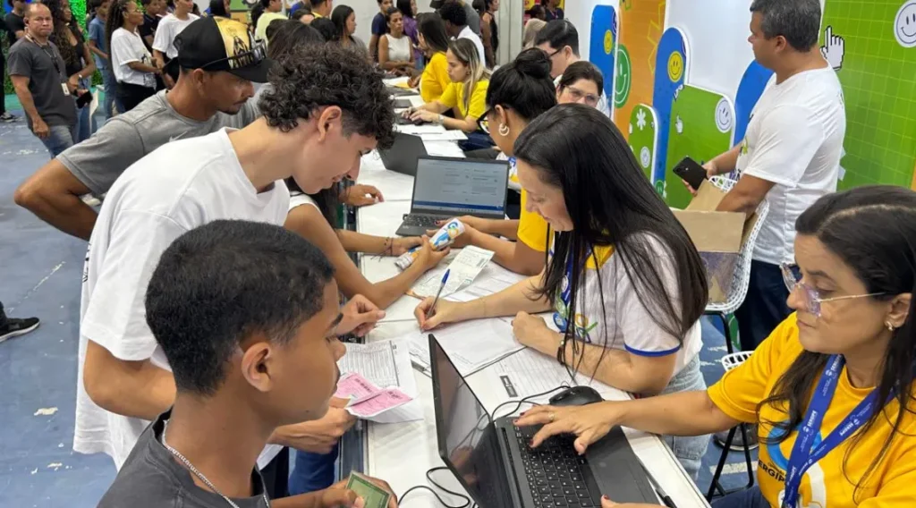 Feirão Sergipano de Aprendizagem reúne 930 jovens e oferta cerca de 200 vagas em Aracaju
