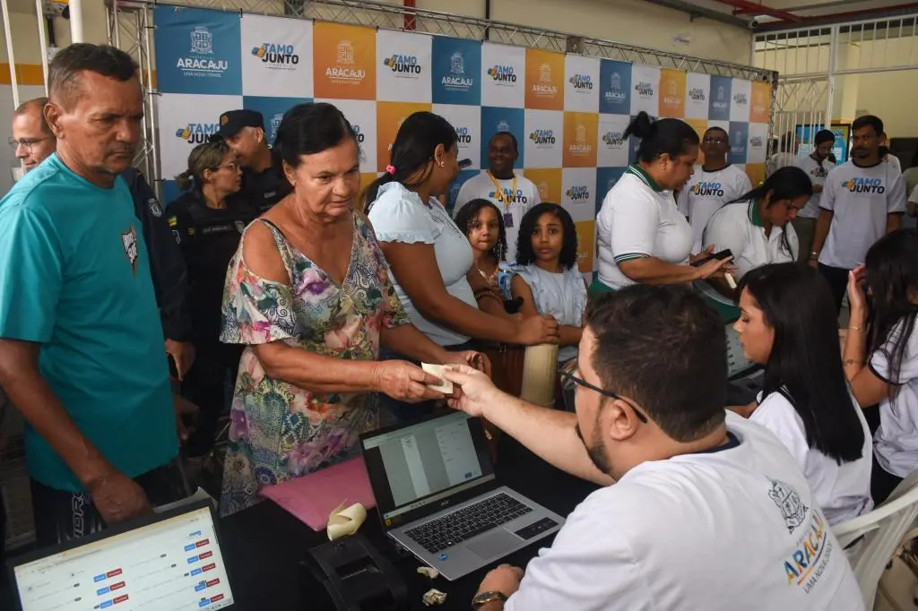 Prefeitura de Aracaju leva mais de 100 serviços ao bairro Olaria na 4ª edição do “Tamo Junto”