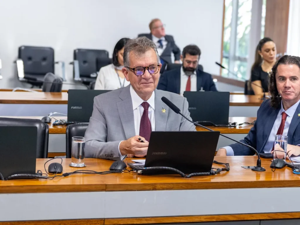 Senador Laércio Oliveira aponta avanços e ressalvas do novo marco da Educação a Distância
