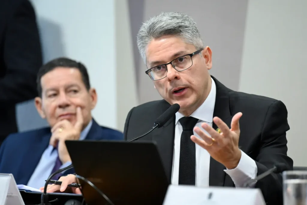 CPI do Crime Organizado ouve diretor-geral da PF e debate prioridades contra facções e milícias