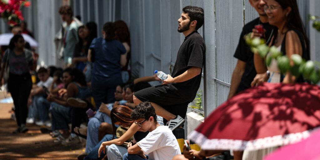 Inep anula três questões do Enem 2025 após suspeita de vazamento