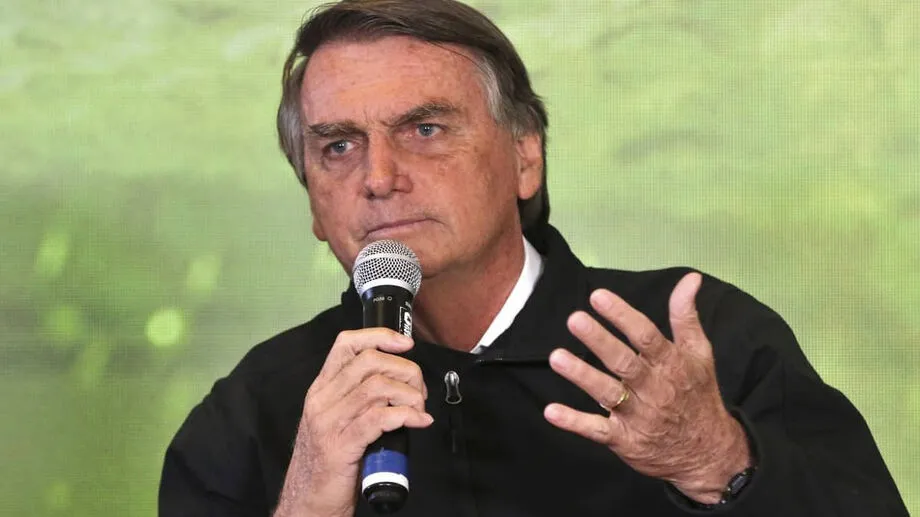 Jair Bolsonaro é preso preventivamente e transferido para a Superintendência da PF em Brasília