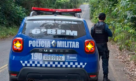 Mãe é presa em Estância após deixar filhos de 5 e 7 anos trancados em casa