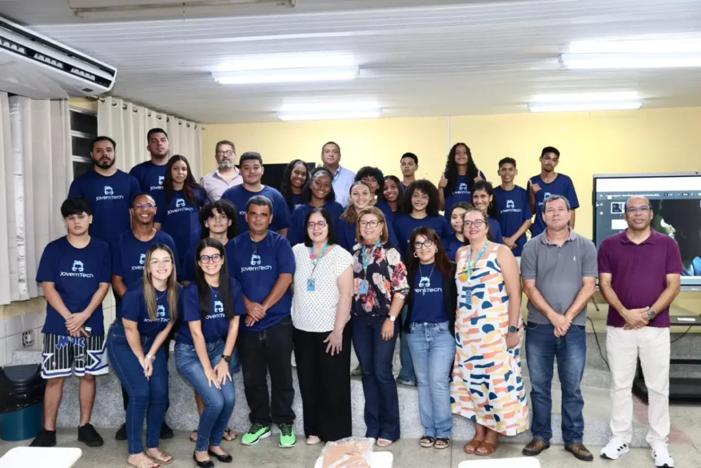 Jovem Tech inaugura primeira turma fora do Caju Hub e leva formação tecnológica a escola pública de Aracaju