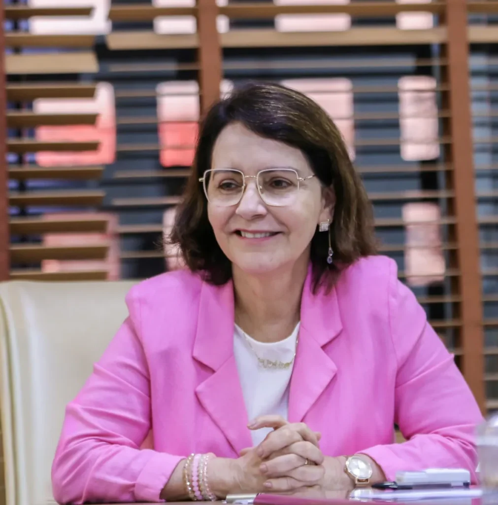 Prefeita Emília Corrêa propõe abono natalino para dobrar benefício do Programa AME
