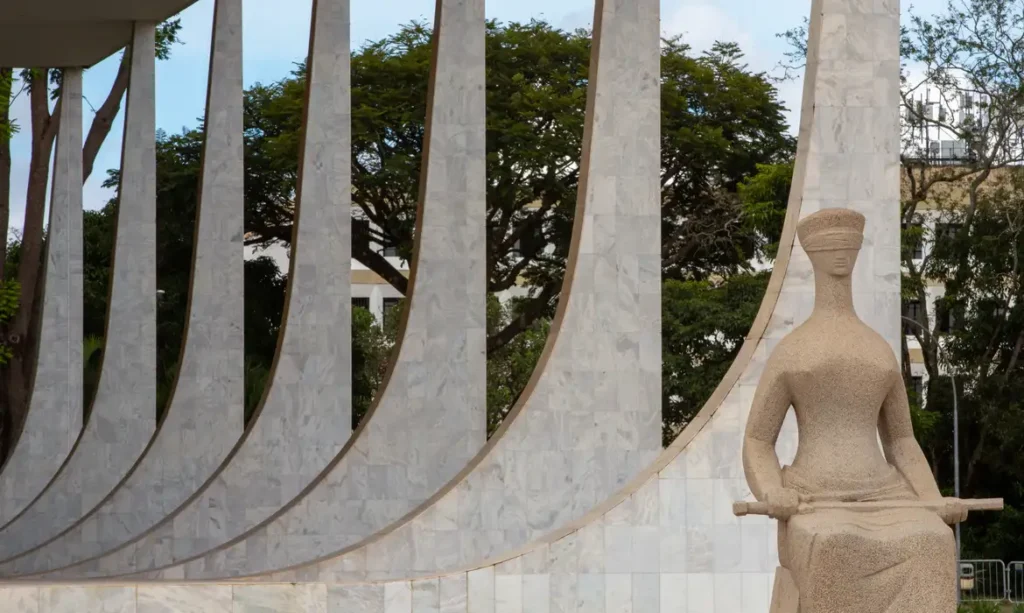 STF confirma, por unanimidade, prisões de Jair Bolsonaro e outros seis condenados