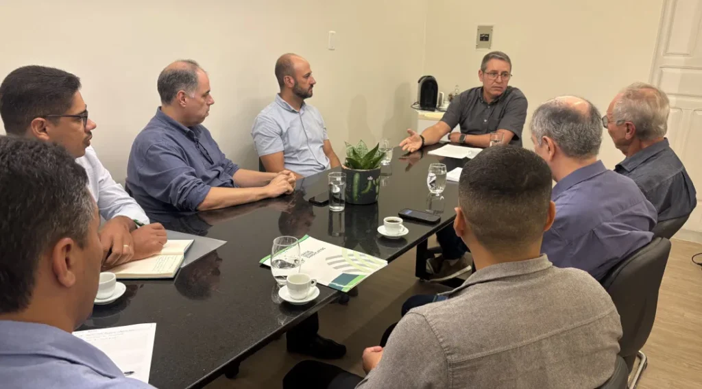 Adema e produtores avaliam queima controlada da cana e obstáculos à mecanização em Sergipe