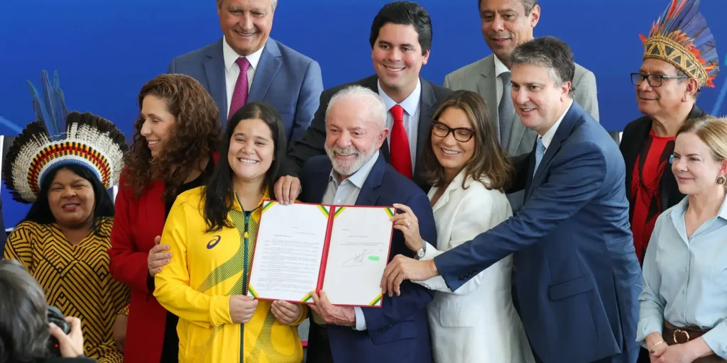 Projetos de lei para criar Unind e UFEsporte chegam ao Congresso