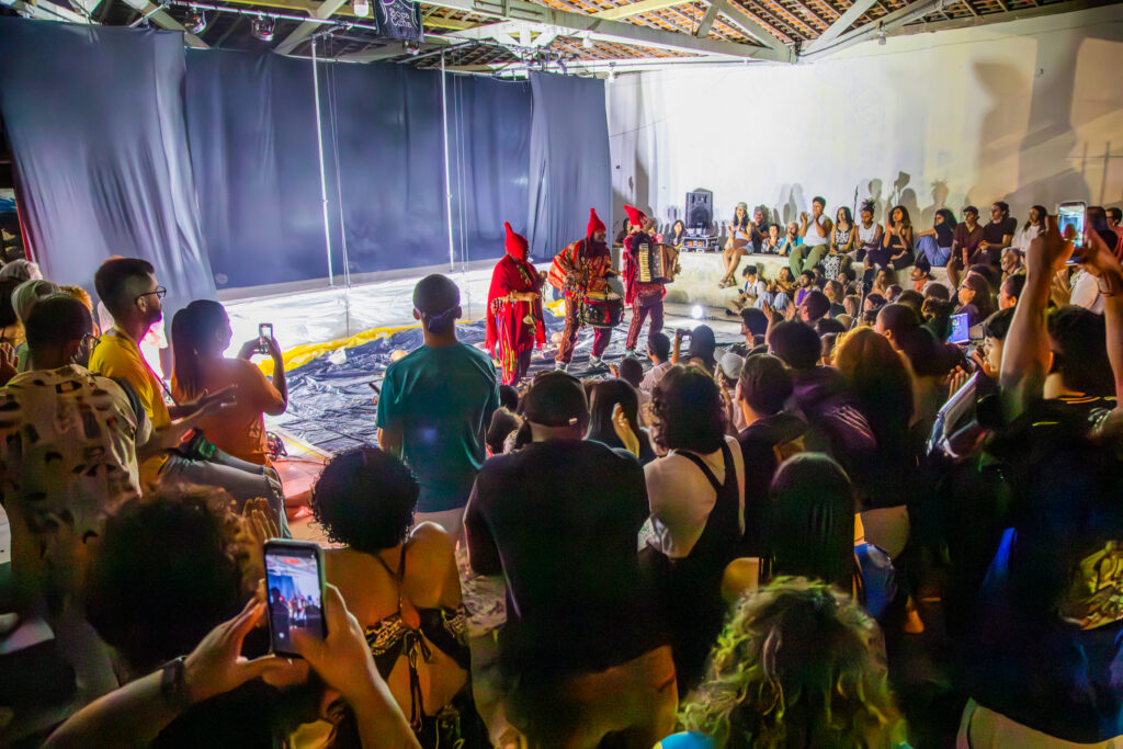Blitz Cultural do novembro negro tem teatro, hip hop, ballroom e shows nacionais